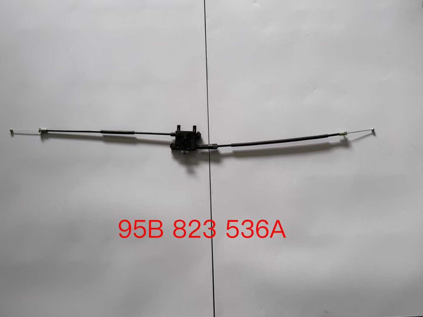 配件 95B 823 536A